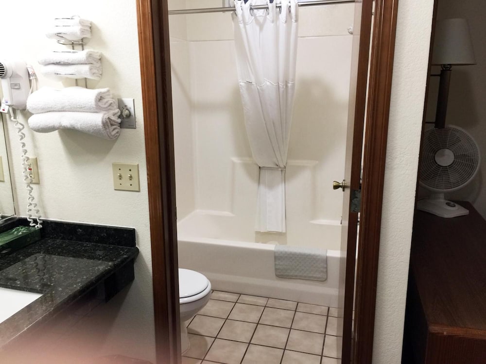 Westward Inn - photo 30