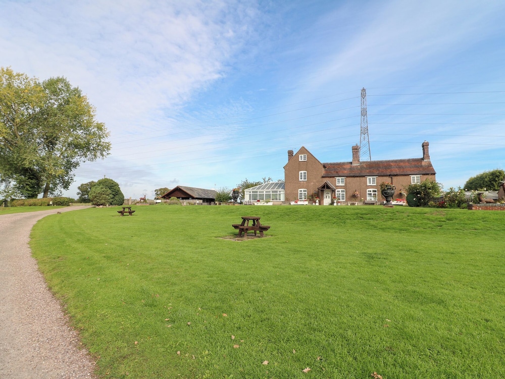 Far Coley Farm Hereford Barn — 4-Star Luxury Hotel in Stafford, United Kingdom