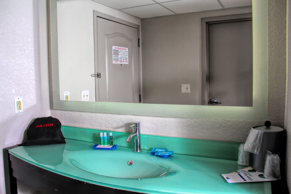Holiday Inn Express Rochester Greece by IHG - photo 21
