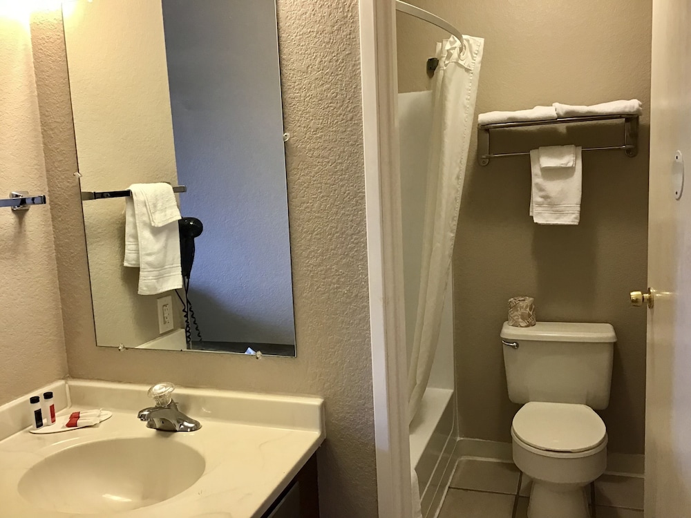 Super 8 by Wyndham Helena - photo 16