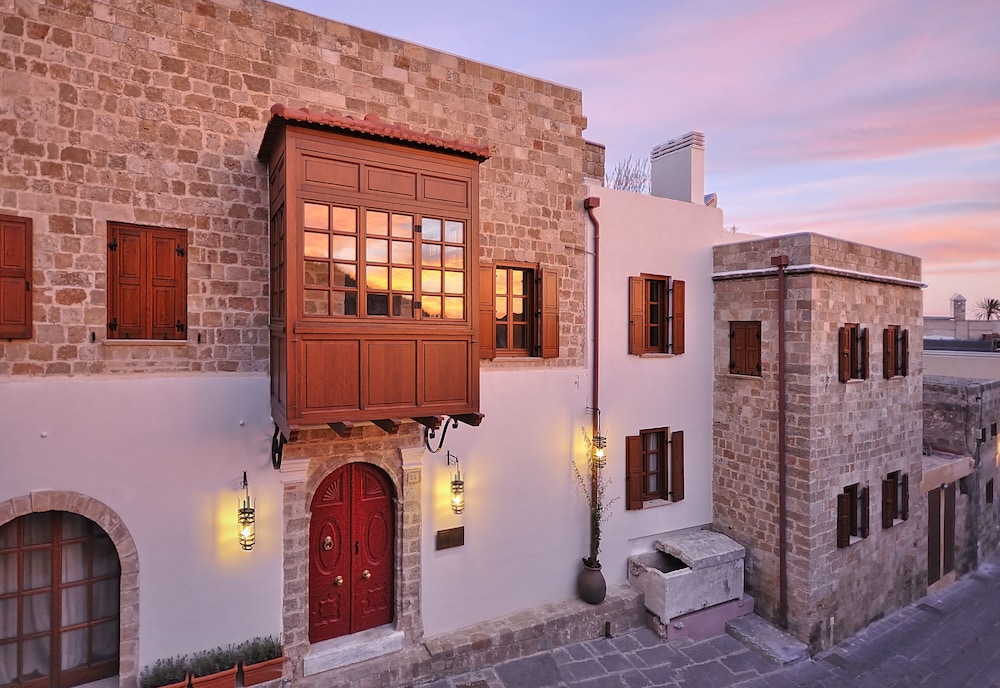 Kókkini Porta Rossa in Rodos, Greece
