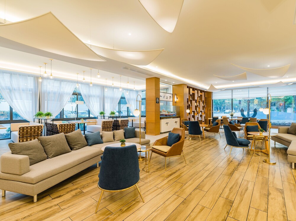 Atour Hotel - carbon neutral hotel in Linfen