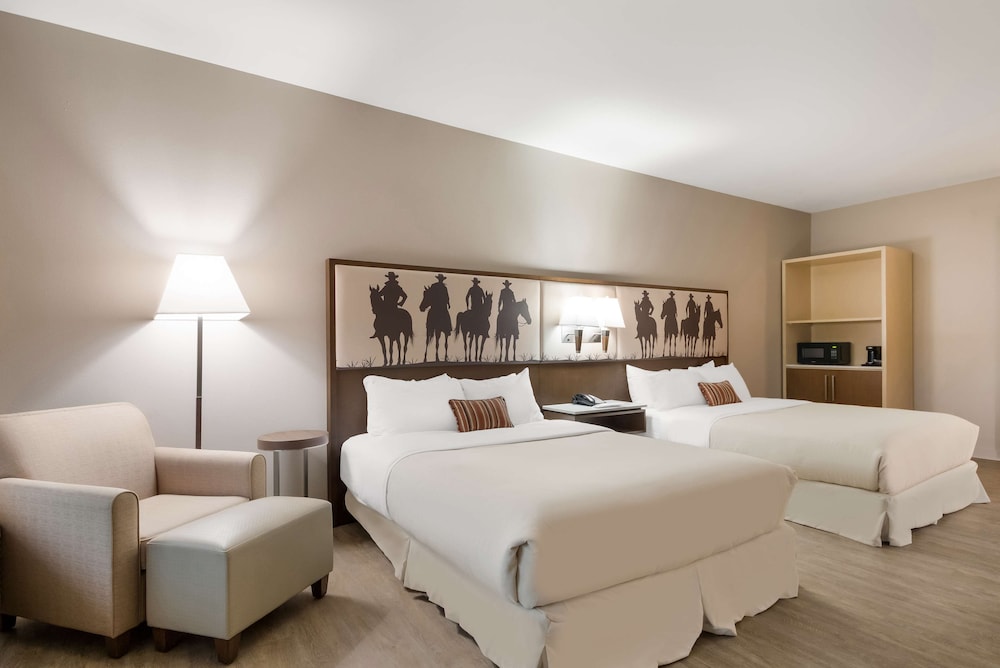 Best Western Bandera Suites & Saloon - photo 22