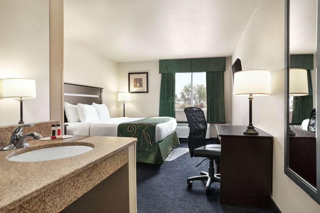 Travelodge by Wyndham McAlester - photo 7