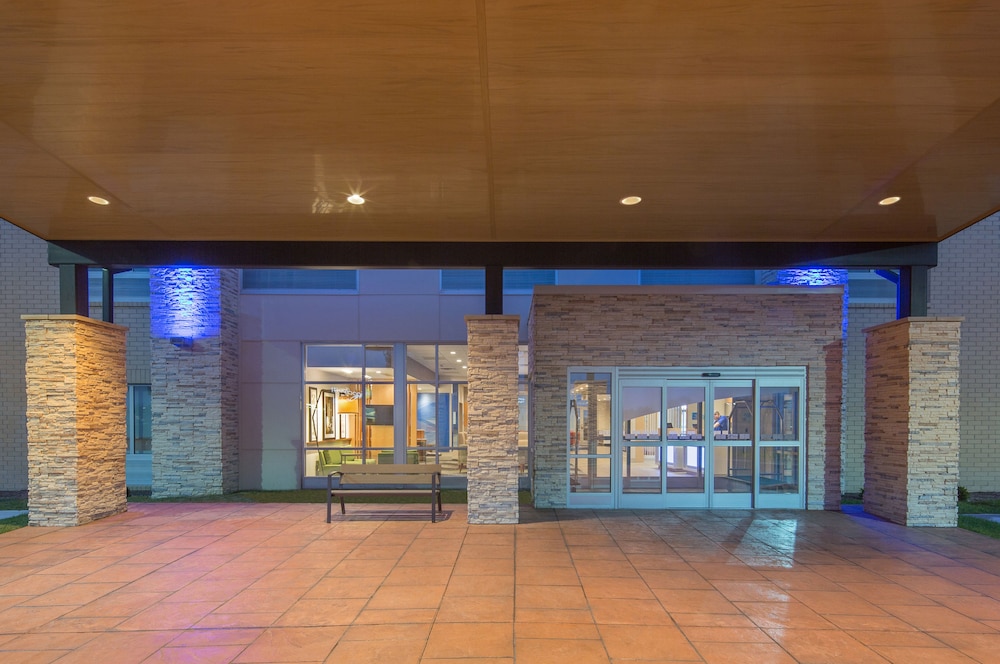 Holiday Inn Express & Suites Indianapolis NW Zionsville by IHG - photo 27