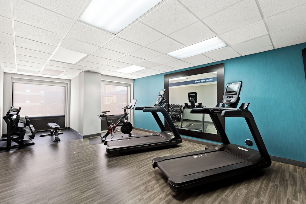 Hampton Inn & Suites Canton - photo 22