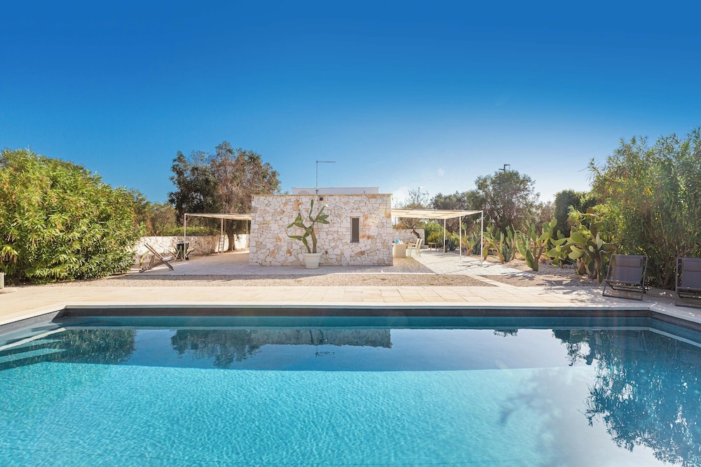 Lamie di Arianna — 4-Star Luxury Hotel in San Vito Dei Normanni, Italy