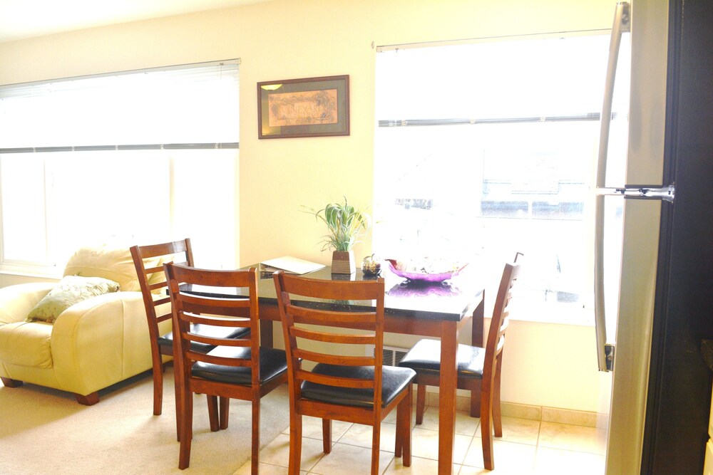 Sunny Westlake Suites by Metro - photo 30