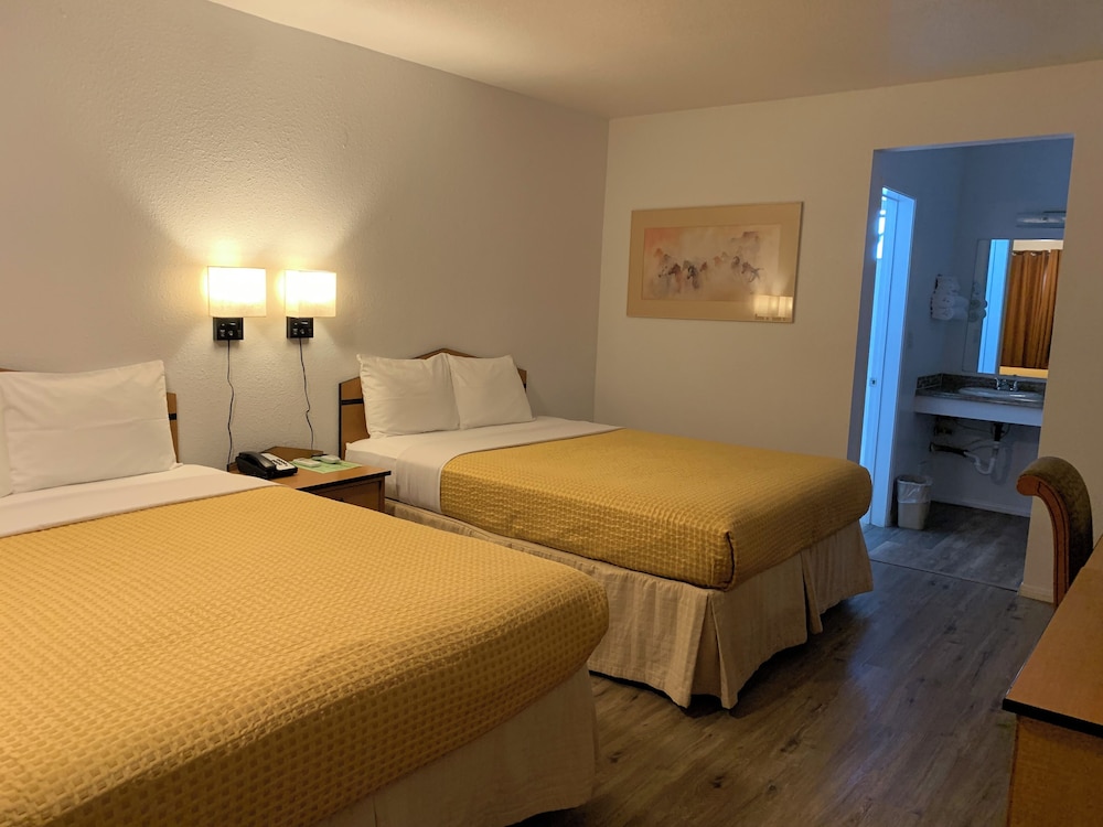 Motel 8 Willcox - photo 12