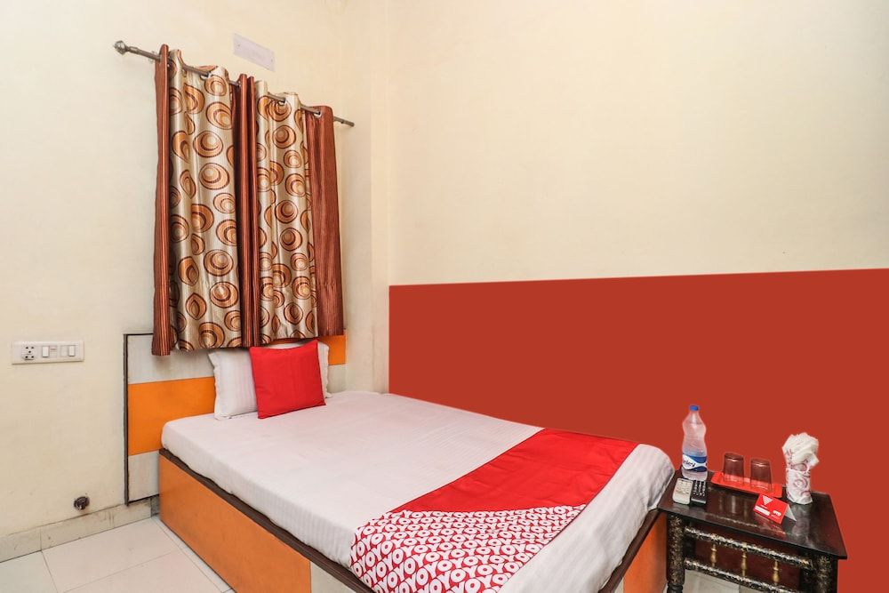 OYO 18474 Hotel Sukh Sagar