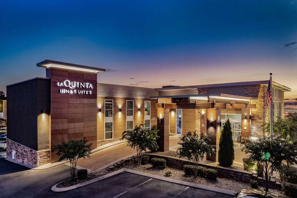 La Quinta Inn & Suites by Wyndham Chattanooga East Ridge - photo 4