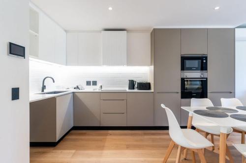 305 Marvol On Hall 2 Bedroom