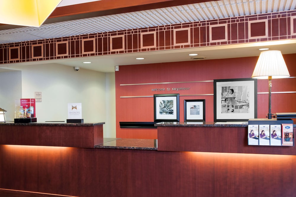 Hampton Inn Seymour - photo 7