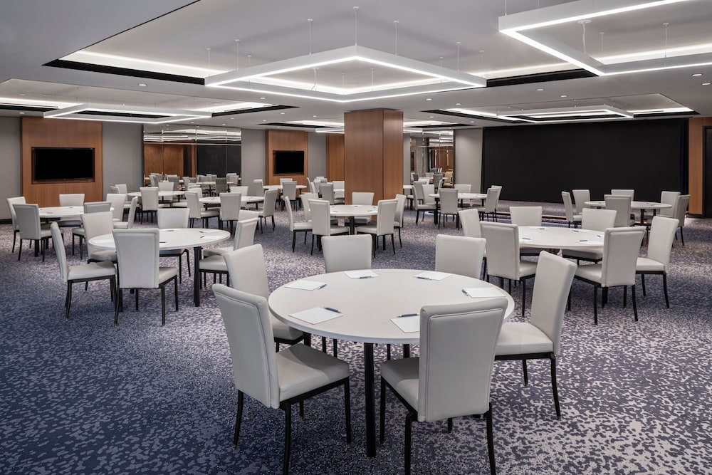 Four Points by Sheraton Flushing - photo 20