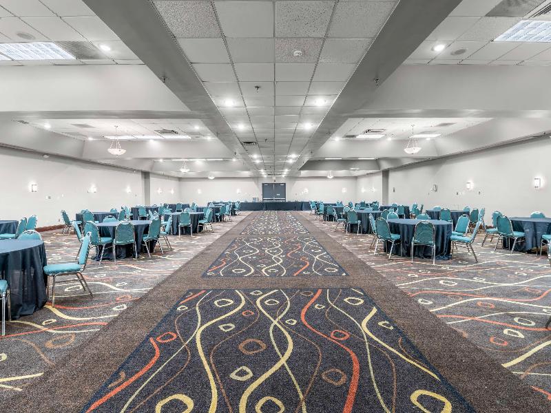 Ramada Plaza Charlotte Airport Hotel and Conference Center - photo 28