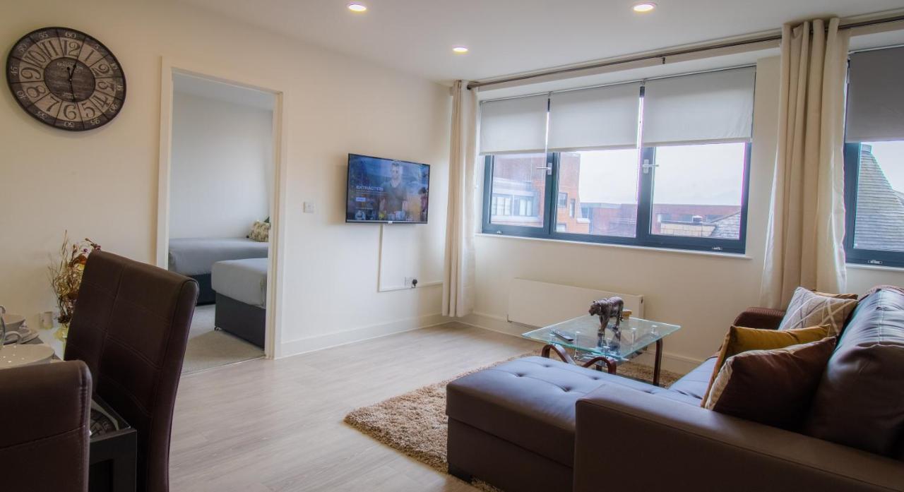 Virexxa Bedford Centre Executive Suite 2bed Flat with Free Parking & Gym — 4-Star Luxury Hotel in Bedford, United Kingdom