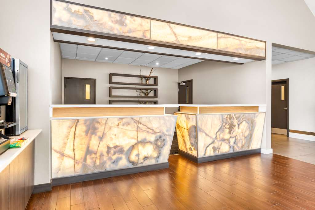 Best Western Plus Parkway Inn - photo 2