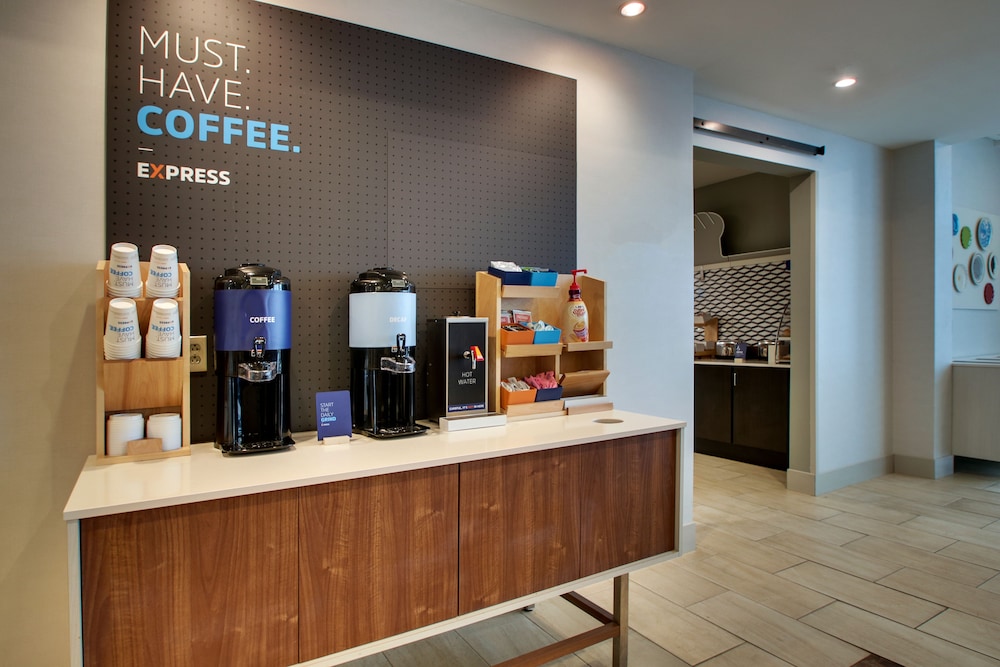 Holiday Inn Express & Suites Mt Sterling North by IHG - photo 130