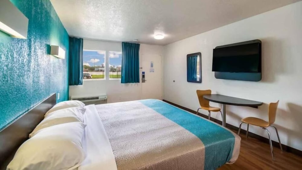 Motel 6 Houston TX North Bammel - photo 9