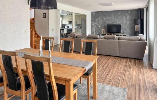 3 Bedroom Beautiful Home In Gislaved — 4-Star Luxury Hotel in Gislaved, Sweden