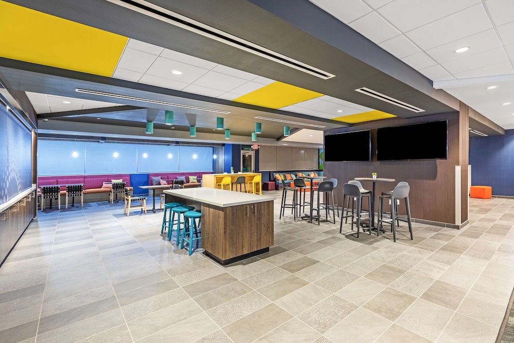 Tru by Hilton Laredo Airport - photo 4