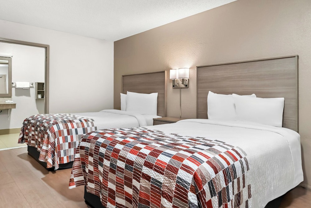 Red Roof Inn Auburn Hills - photo 30