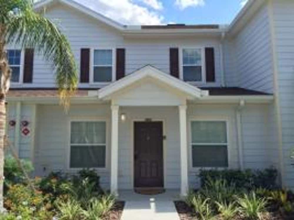 3 Bedrooms 2 Bathrooms Lucaya Village 22 103 - featured photo