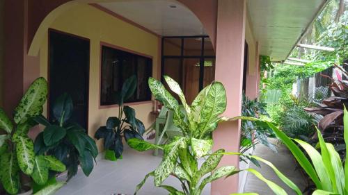 Franky Jay House — 4-Star Luxury Hotel in Esperanza, Philippines