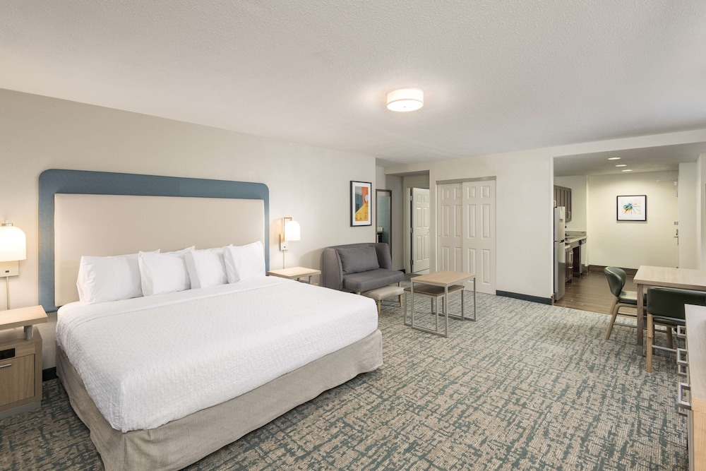 Homewood Suites Miami Airport Blue Lagoon - photo 20