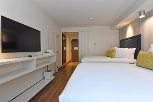Tiverton Casino Hotel - photo 4