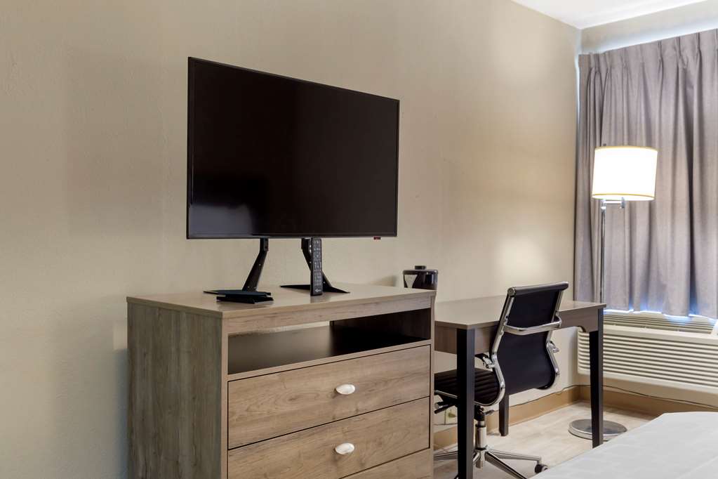 Suburban Studios Raleigh North - photo 10