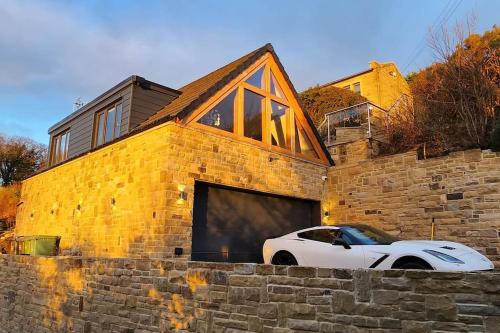 Luxury 1 Bed Coach House — 4-Star Luxury Hotel in Huddersfield, United Kingdom