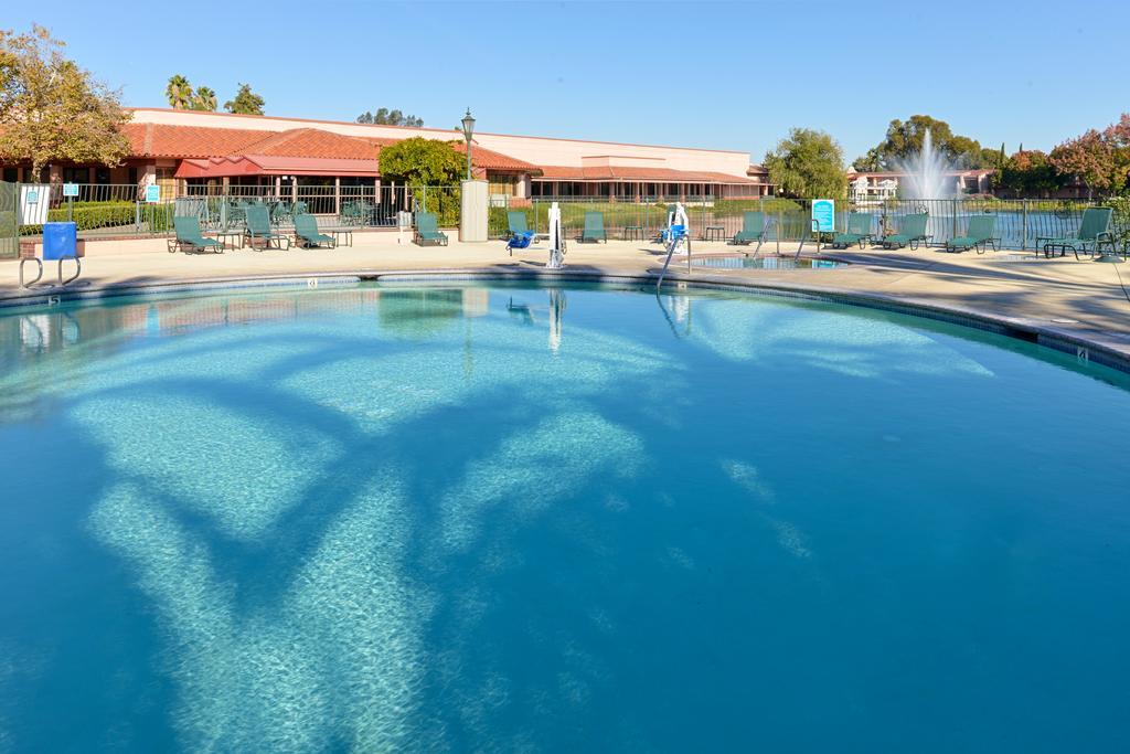 Red Lion Woodlake & Conference Center - photo 4