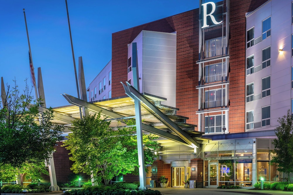 Renaissance by Marriott Boston Patriot Place Hotel - photo 64