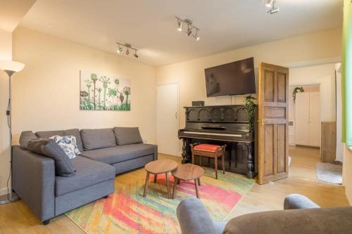 4 Bed Central Home Perfect Location with Parking — 4-Star Luxury Hotel in Cambridge, United Kingdom