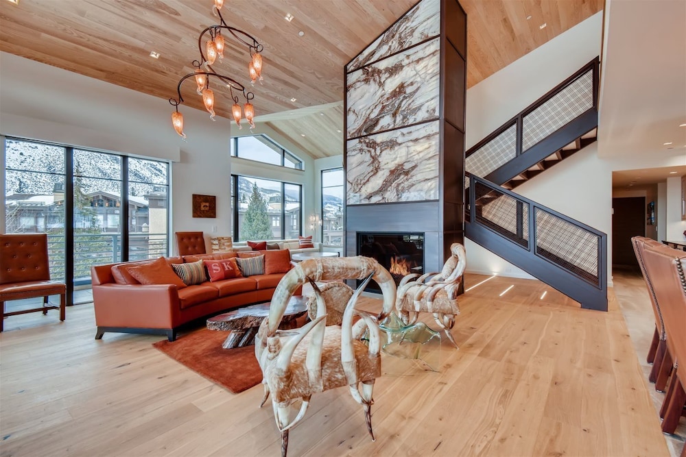 Ski Club Penthouse — 4-Star Luxury Hotel in Vail, United States