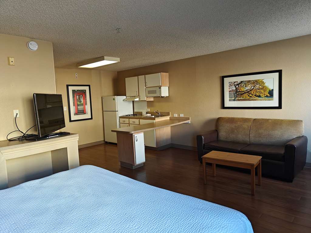 Hawthorn Extended Stay by Wyndham DFW Airport North - photo 13