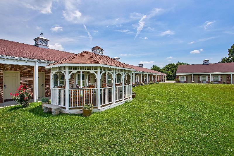Super 8 by Wyndham Cave City - photo 16