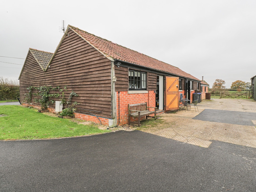 The Cider Barn - carbon neutral hotel in Warminster
