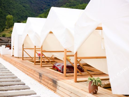 Lugu Lake Jimei Du Nuo Wu Yun Inn in Daxing, People's Republic of China