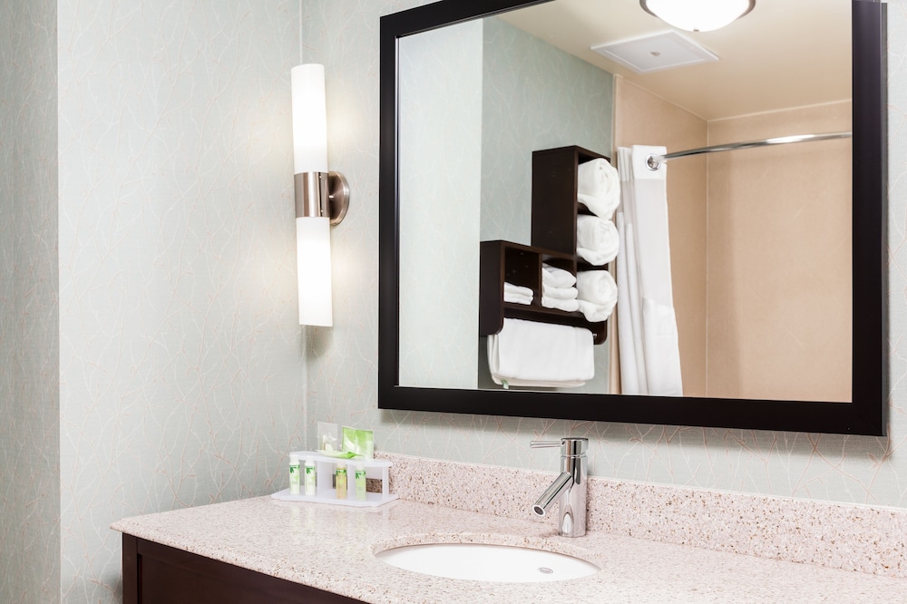 Holiday Inn Express & Suites Eureka by IHG - photo 20