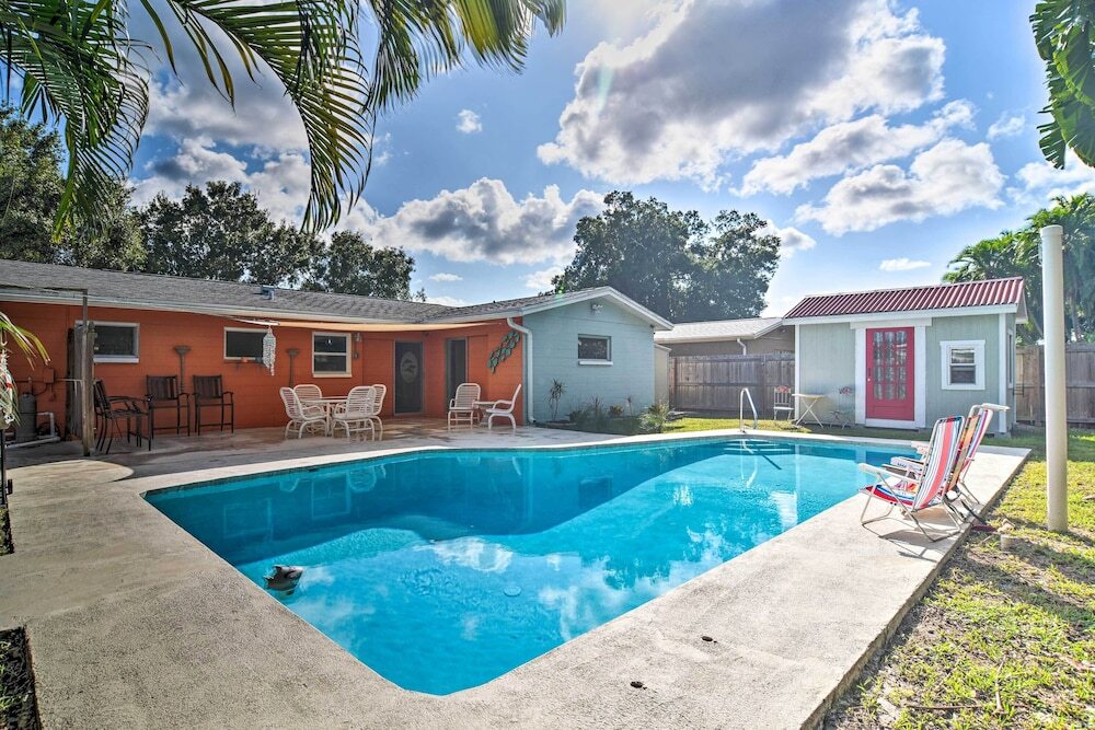 6 Mi to Beaches Seminole Retreat with Pool — hotel in Seminole