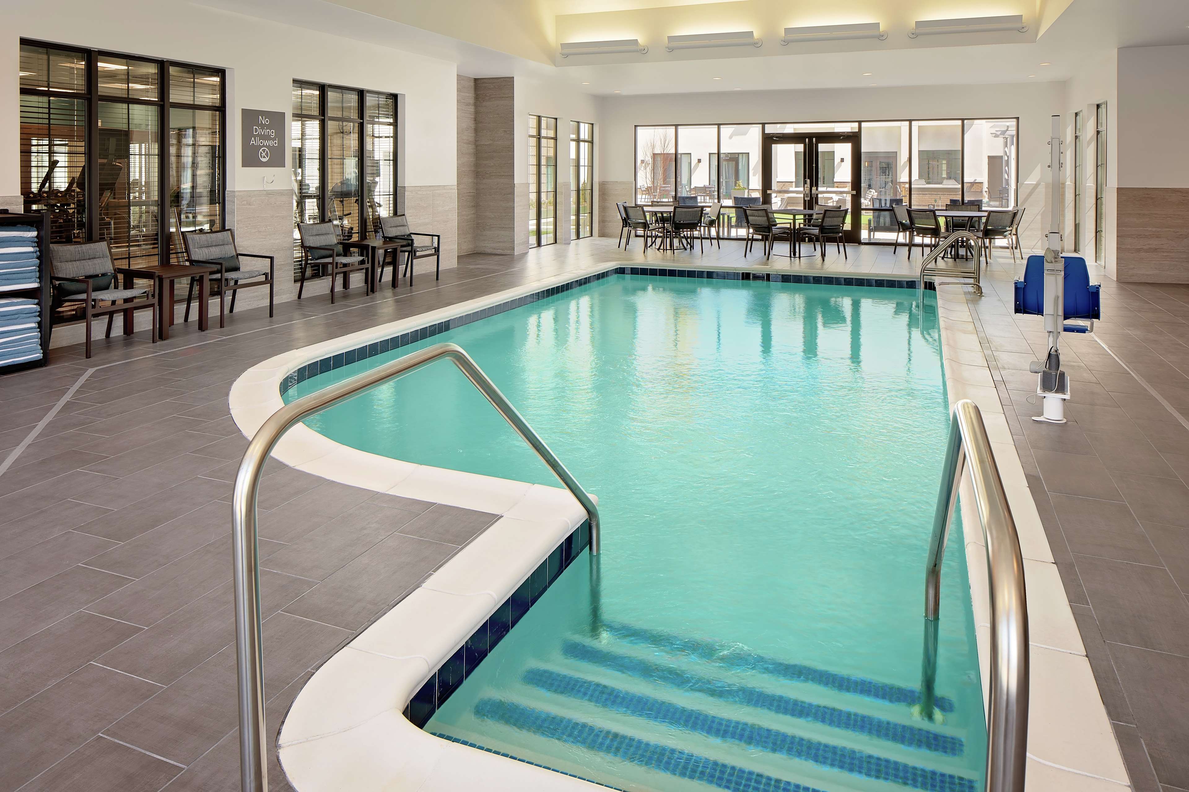 Homewood Suites by Hilton Ronkonkoma - photo 4