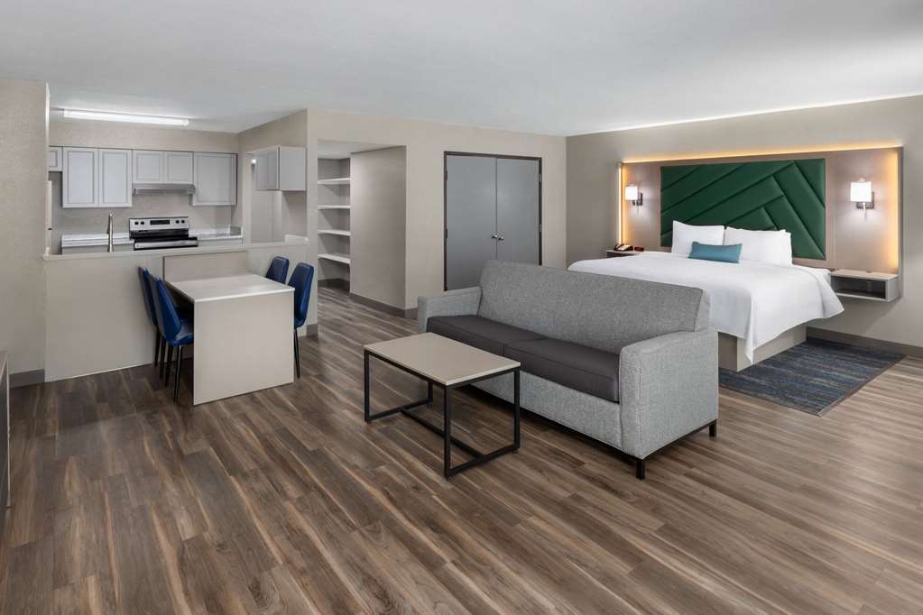 Wingate by Wyndham Sulphur Near Lake Charles - photo 24