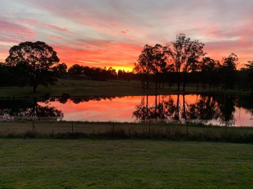 Mistletoe Lakehouse in Pokolbin, Australia