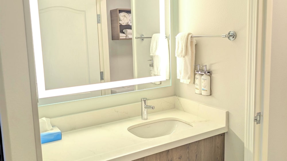 Staybridge Suites Bismarck by IHG - photo 16