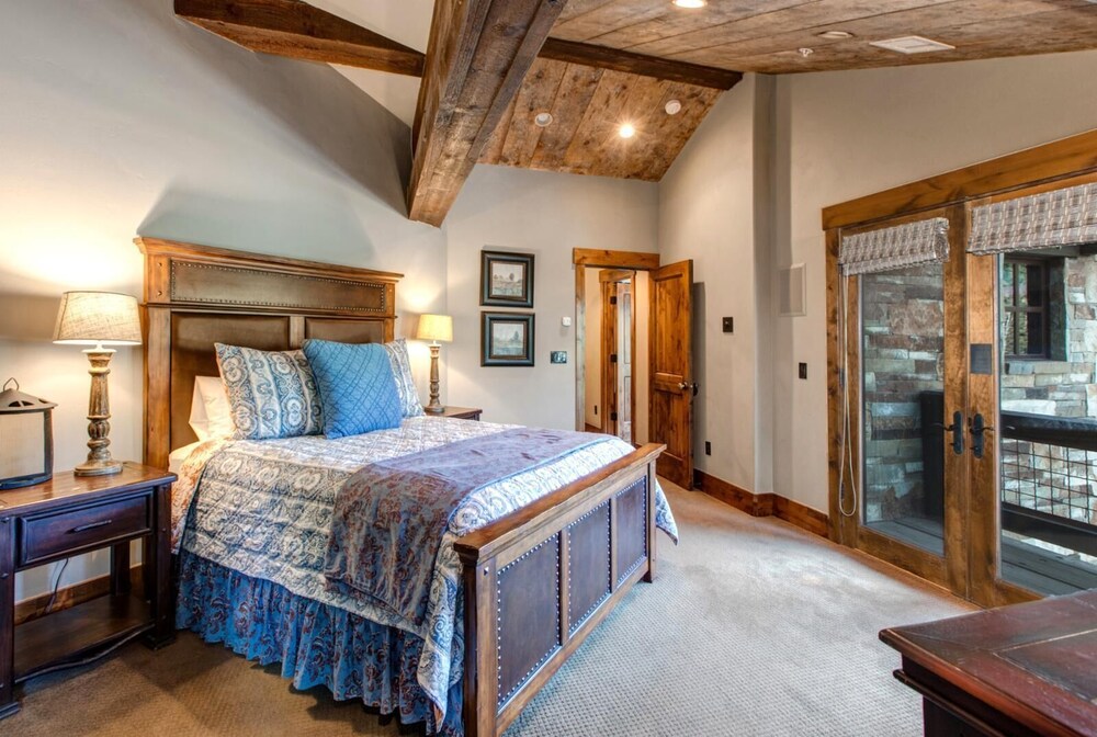 Best Location Steps to Main St Free City Bus to Deer Valley PC Resort Expansive 4 Bedroom Penthouse with Hot Tub BBQ PRH 685 by KBM Resorts - photo 4