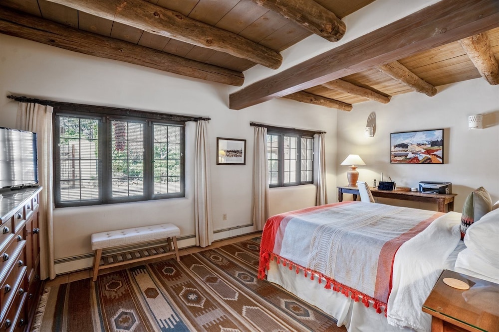 Garcia St. Adobe Historic District Close to Canyon Road Three Master Bedrooms Great Outdoor Space - photo 65