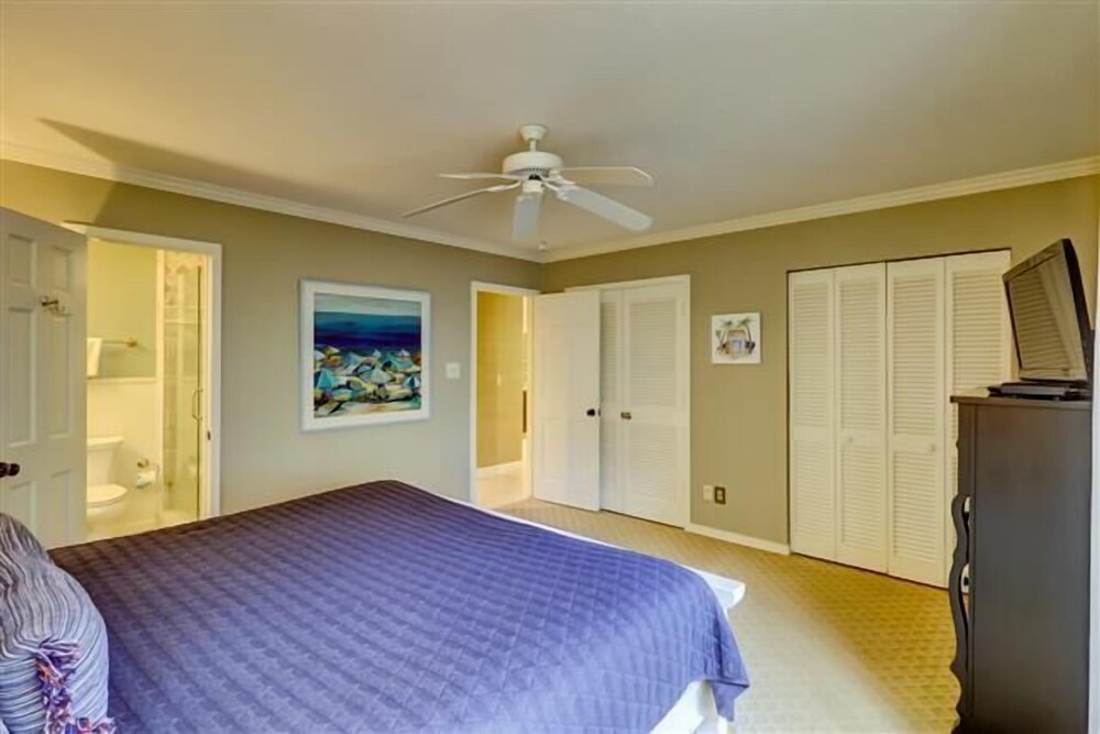 141 Harbourwood Villa at The Sea Pines Resort - photo 7