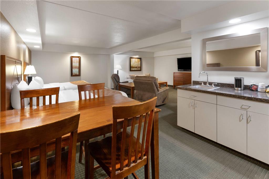 Baymont by Wyndham Jamestown Conference Center & Water Park - photo 19